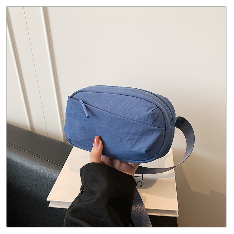 Nylon crossbody torba, poliester podstava, zatvaranje zipom, džep za telefon, unutarnji džep