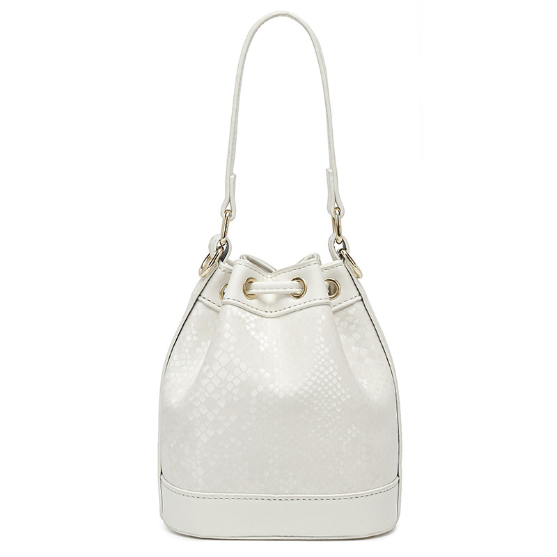 PU taška bucket, mestský minimalistický štýl, zapínanie šnúrkou, polyesterové vnútro, vnútorná kapsa na zips, pre každodenné nosenie