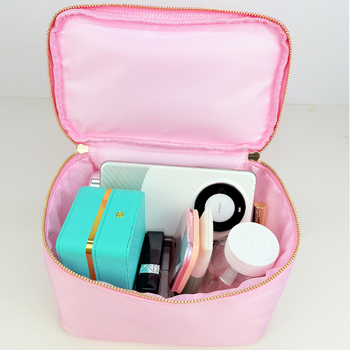 Козметичен несесер с бродирани букви; марка Songlan; нейлон; ципа; водоустойчив; 135 грама.