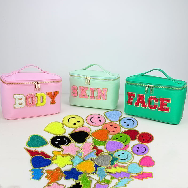 Козметичен несесер с бродирани букви; марка Songlan; нейлон; ципа; водоустойчив; 135 грама.