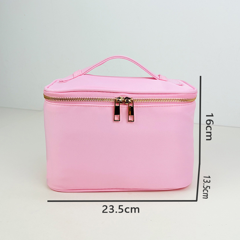 Козметичен несесер с бродирани букви; марка Songlan; нейлон; ципа; водоустойчив; 135 грама.