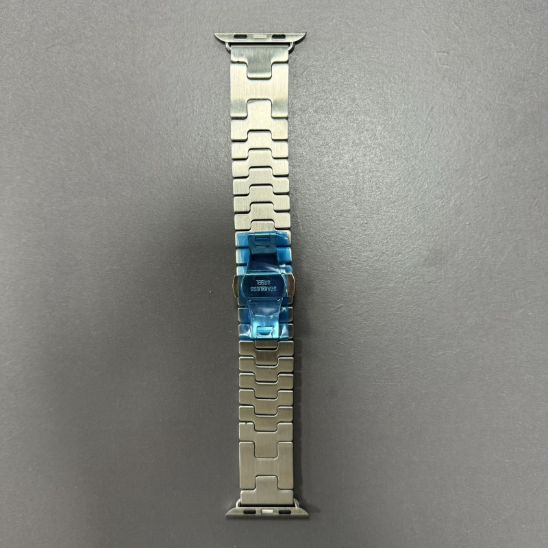 Brățară metalică pentru Apple Watch Series 10, lățime 22 mm, cataramă tip fluture, stil modern