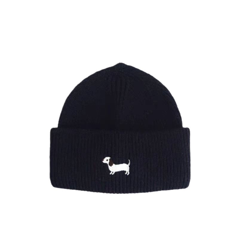 Gyerekeknek készült gyapjú kötött sapka koreai hímzett kutya motívummal, meleg és szélálló, kupola stílusú, poliészter anyag
