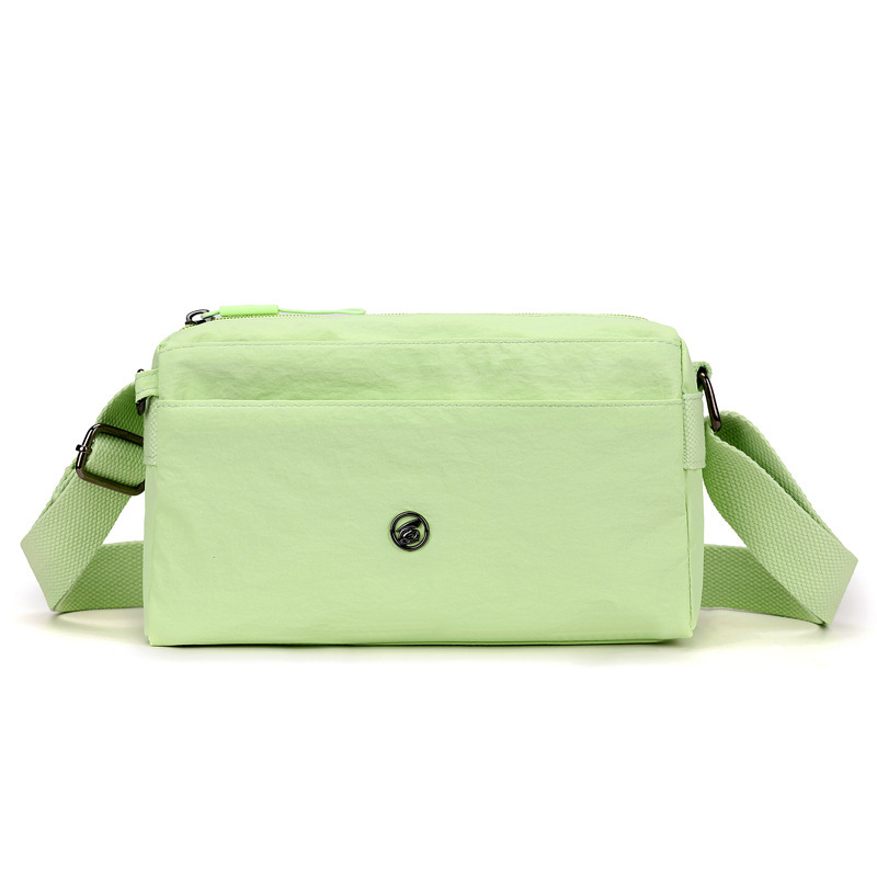 Crossbody torba - urbani minimalistički stil, Oxford plat, horizontalni kvadratni oblik, zatvaranje na zip