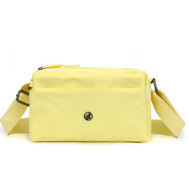 Crossbody torba - urbani minimalistički stil, Oxford plat, horizontalni kvadratni oblik, zatvaranje na zip