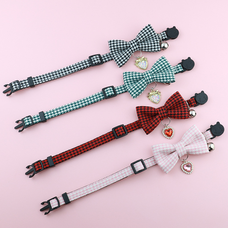 Colier pentru animale de companie cu clopoțel, carouri houndstooth, din bumbac-poliester, Aurora Pet