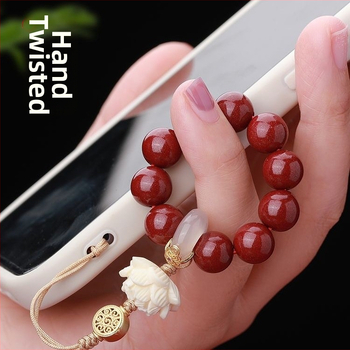 Cinnabar karoliai su viduramžių stiliumi ir literatūrinio retro detalėmis, 2025 m. pavasaris leidimas.