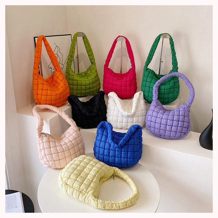 Torba preko ramena Cloud Pack, plisirani najlon, zatvarač, velika kapaciteta