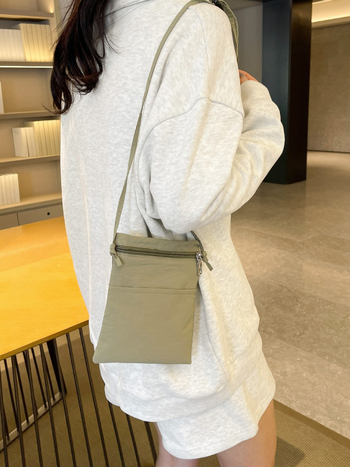 Najlon torbica za mobitel, zatvarač, vertikalni kvadratni oblik, crossbody, unisex, gradski stil, ljeto 2024