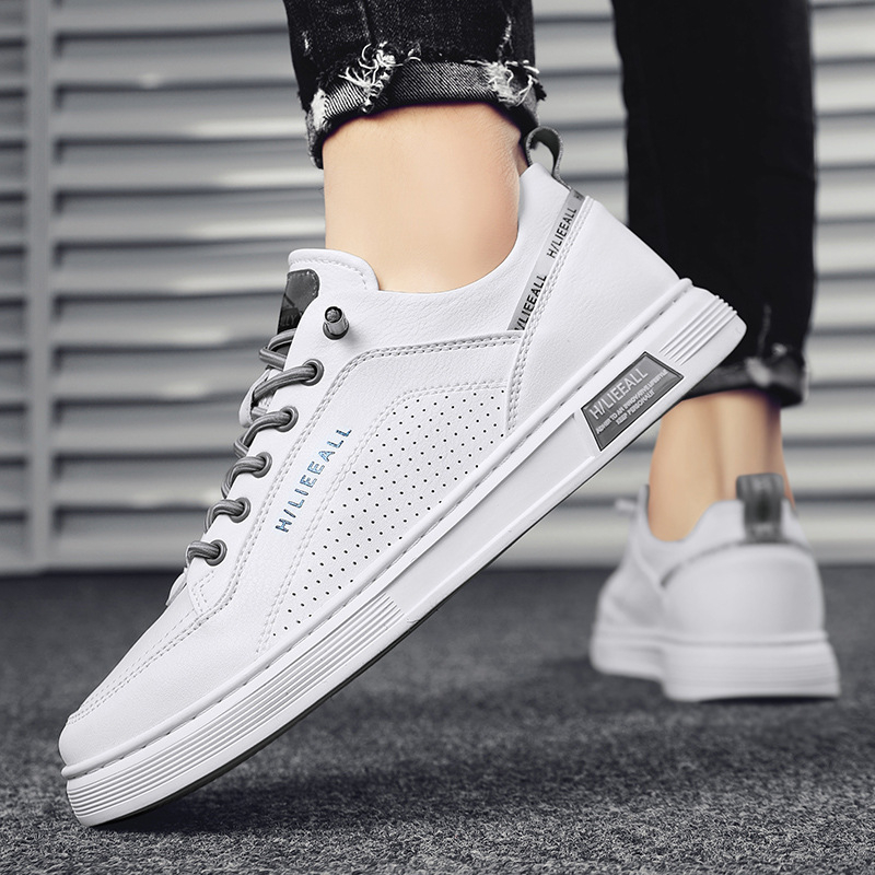 Férfi mokaszlin micro-szálas felsővel, hegyes orr, gumírozott talp, elülső pántos zárás, kényelmes viselet