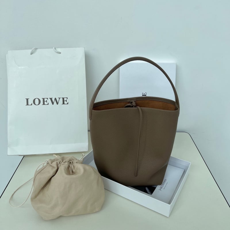 Ženska tote torba od prave kože, bucket stil, gradska moda, podstava od tkanine, unutarnji džep