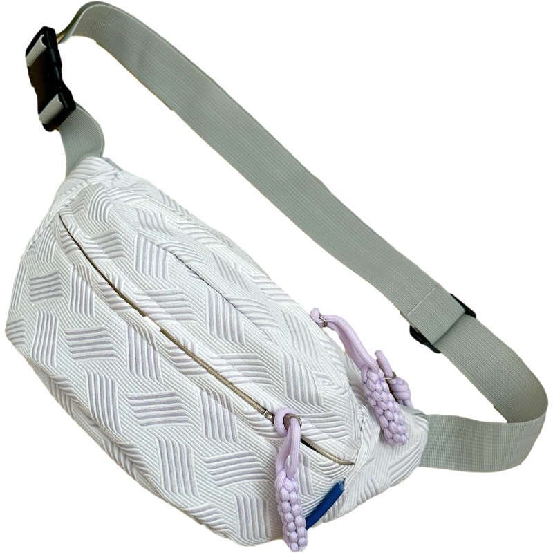 Ženska crossbody torba u urbanom stilu — najlon, proljeće 2025, zatvaranje na zip, unutarnji džepovi za telefon i dokumente