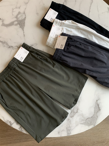 Мъжки спортни къси панталони - отвежда влагата, бързосъхнещи, еластична талия; Материя: полиестер; смеси от синтетични влакна; Дължина: къси; Кройка: права; Сезон: лято