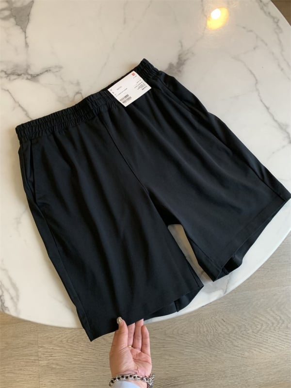 Мъжки спортни къси панталони - отвежда влагата, бързосъхнещи, еластична талия; Материя: полиестер; смеси от синтетични влакна; Дължина: къси; Кройка: права; Сезон: лято