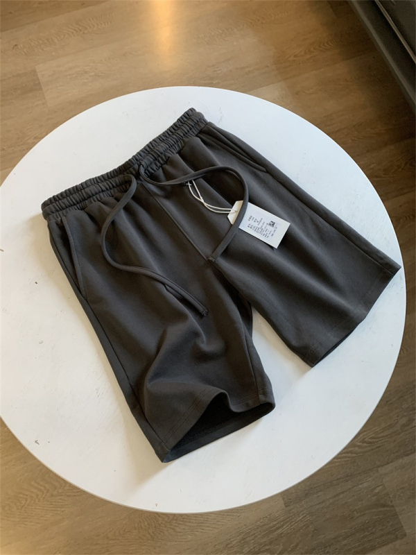 Мъжки спортни къси панталони - отвежда влагата, бързосъхнещи, еластична талия; Материя: полиестер; смеси от синтетични влакна; Дължина: къси; Кройка: права; Сезон: лято