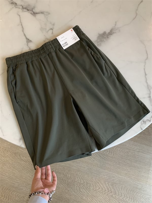 Мъжки спортни къси панталони - отвежда влагата, бързосъхнещи, еластична талия; Материя: полиестер; смеси от синтетични влакна; Дължина: къси; Кройка: права; Сезон: лято