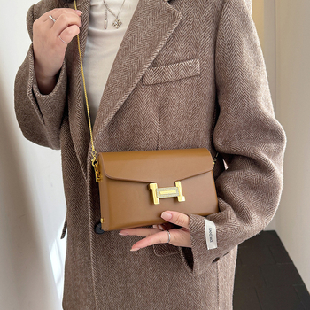 PU anyagú crossbody táska, vízszintes négyszög alakú, zár, poliészter-pamut bélés