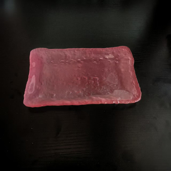 Розова асиметрична стъклена чиния за десерт - кръгла, градиентен дизайн, модерен минималистичен стил, стъкло