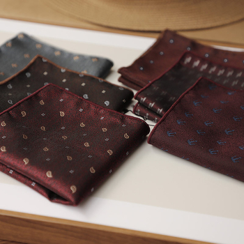 Vīriešu kabatas kvadrāts ar retro dizainu un punktu rakstu (Materiāls: poliestera šķiedra; Stils: vakara apģērbs; Apstrādes metode: Jacquard; Raksts: punktveida; Dzimums: vīrietis)