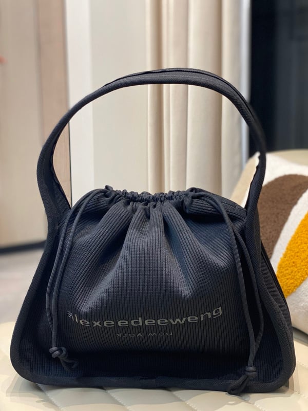 Tote táska kanna formájú, Oxford anyagból, betűrelief, cipzáras nyitás, poliészter bélés