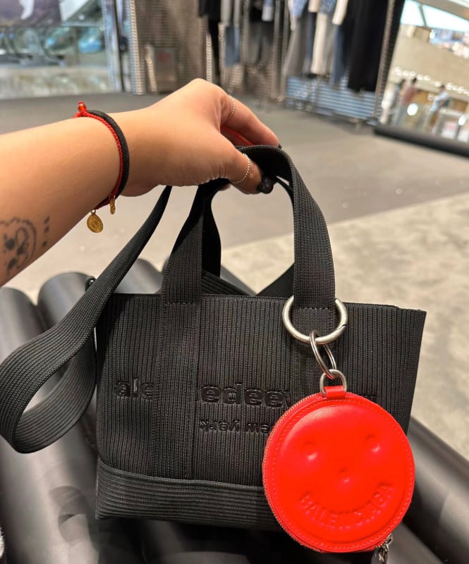 Tote táska kanna formájú, Oxford anyagból, betűrelief, cipzáras nyitás, poliészter bélés