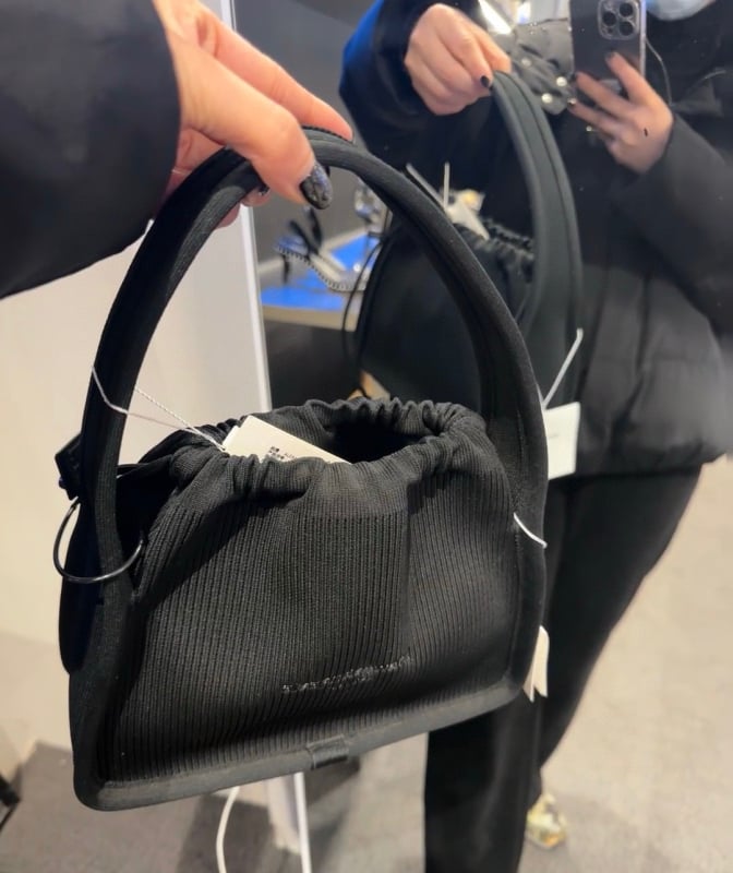 Tote táska kanna formájú, Oxford anyagból, betűrelief, cipzáras nyitás, poliészter bélés