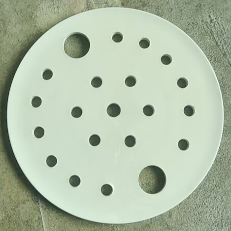 Gőzölő tálca, kör alakú porcelánból, alglazúros felülettel, mikrohullámú sütőben használható