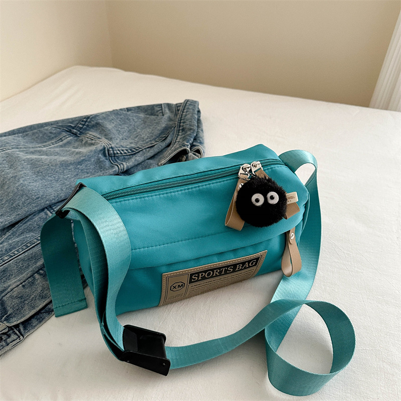 Crossbody torba od Oxford platna, oblik jastuka, zatvaranje na zip, mekana tekstura, s jednim remenom