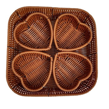 Кръгла кошница за закуски с четири секции, изработена от ратаноподобен материал, новокитайски стил