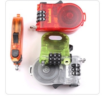 Szekrényzár behúzható acélszálas zsinórral és jelszavas védelemmel, Modell 507, műanyag kivitel, záróoszlopok közti távolság 500, mechanikus