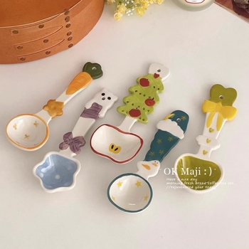 Kerámiás kanál – friss és aranyos kreatív stílus felnőtteknek, változatos minták (Anyag: kerámia; Alkalmas: felnőttek; Minta: változatos; Stílus: kreatív; Stílus típusa: friss és aranyos)