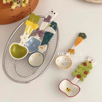 Kerámiás kanál – friss és aranyos kreatív stílus felnőtteknek, változatos minták (Anyag: kerámia; Alkalmas: felnőttek; Minta: változatos; Stílus: kreatív; Stílus típusa: friss és aranyos)