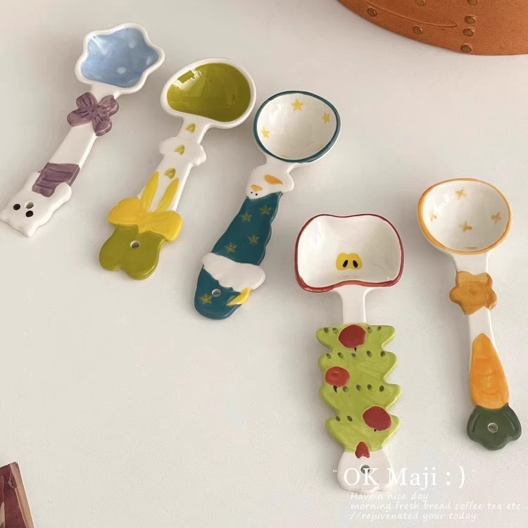 Kerámiás kanál – friss és aranyos kreatív stílus felnőtteknek, változatos minták (Anyag: kerámia; Alkalmas: felnőttek; Minta: változatos; Stílus: kreatív; Stílus típusa: friss és aranyos)