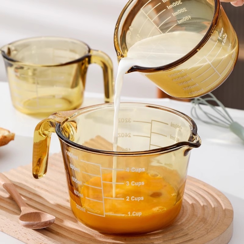 Magas hőállóságú üveg mérőpohár skálával, konyhai sütéshez