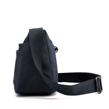 Aotian crossbody torbica od Oxford platna, vodoravni kvadratni oblik – zatvaranje na zip, laminirani pretinac, trodimenzionalan vanjski dizajn