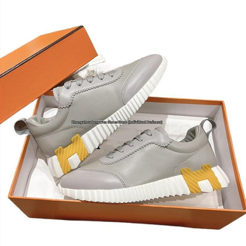 Γυναικεία αθλητικά παπούτσια για τρέξιμο με χαμηλό ύψος, επένδυση από τεχνητή γούνα, κορδόνια και σόλα από καουτσούκ