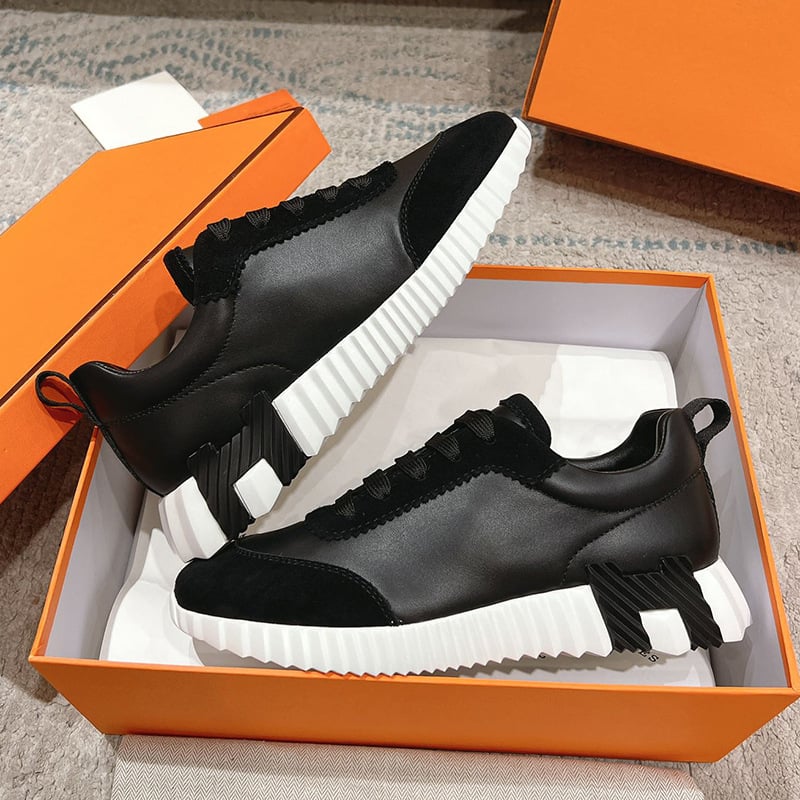 Γυναικεία αθλητικά παπούτσια για τρέξιμο με χαμηλό ύψος, επένδυση από τεχνητή γούνα, κορδόνια και σόλα από καουτσούκ