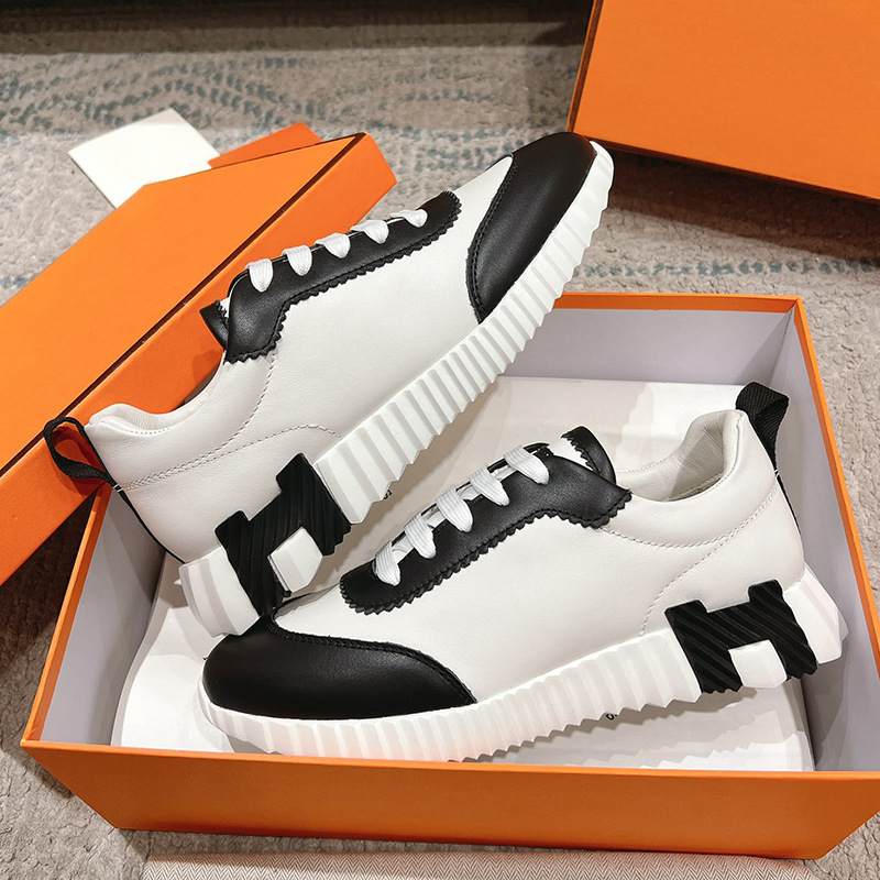 Γυναικεία αθλητικά παπούτσια για τρέξιμο με χαμηλό ύψος, επένδυση από τεχνητή γούνα, κορδόνια και σόλα από καουτσούκ