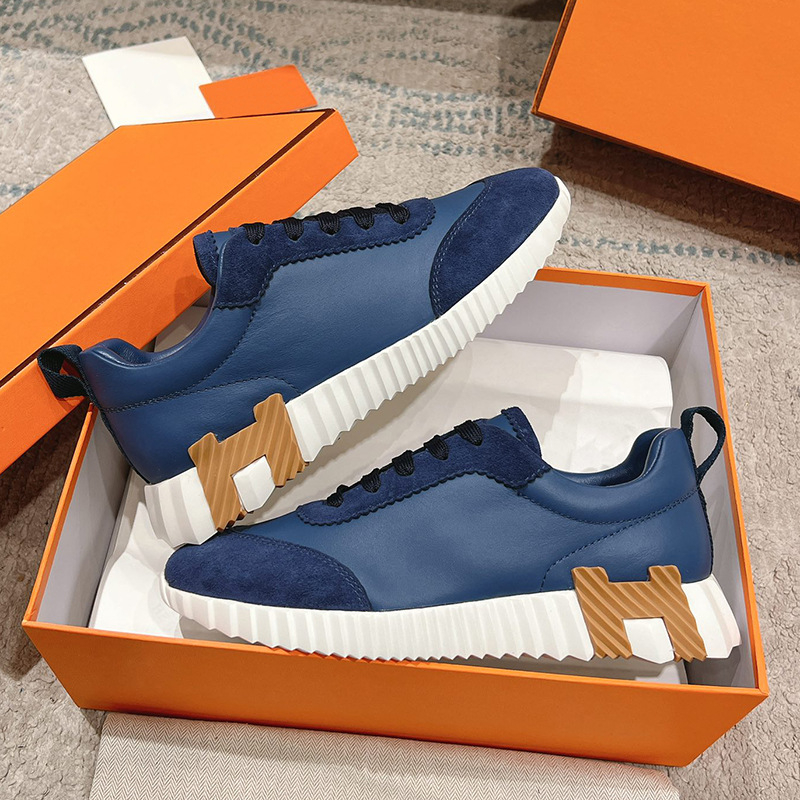 Γυναικεία αθλητικά παπούτσια για τρέξιμο με χαμηλό ύψος, επένδυση από τεχνητή γούνα, κορδόνια και σόλα από καουτσούκ