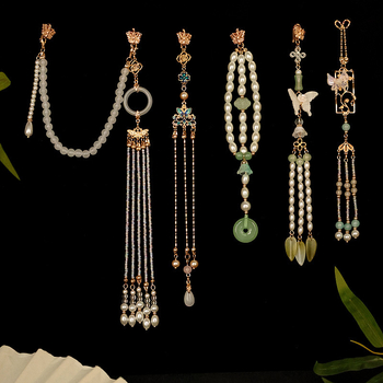 Tavaszi stílusú friss kitűző, nyomott gallérral, üveggolyó virág alakú, kézzel készített, származik Jinan, Shandong.