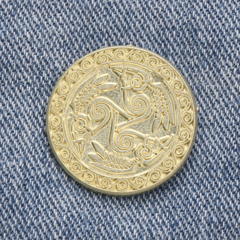 Kitűző - Ötvözet, Geometria, Eredeti tervezés; Forma: Más; Feldolgozási technológiája: Sütéses festés; Funkciók: Emlékeztet, Díszítés, Többszörös felhasználás