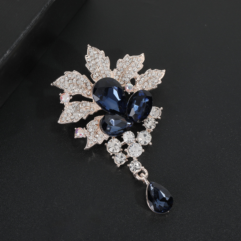 Brošna zliatiny, kvetinový vintage štýl so kryštálovým osadením – dekorácia, svadba a darček