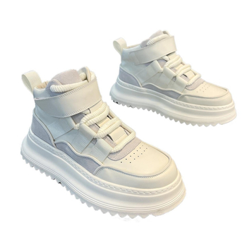 Mārtiņa zābaki – virsējais materiāls no mikrošķiedru ādas, gumijas zole, 3–5 cm papēdis, priekšējais šņorēšana, zems augstums (Virs: mikrošķiedru āda; Zole: gumija; Papēdis: 3–5 cm; Šņorēšana: priekšējā; Zems augstums)