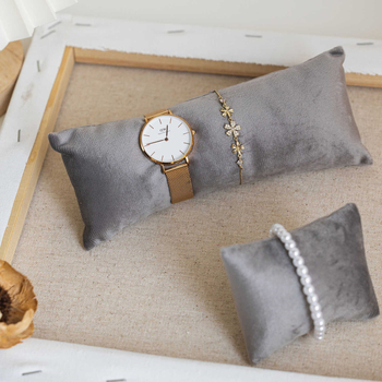 Дисплей за гривни от фланел, еднослойна поставка за бижута с фланелова обвивка, лято 2024