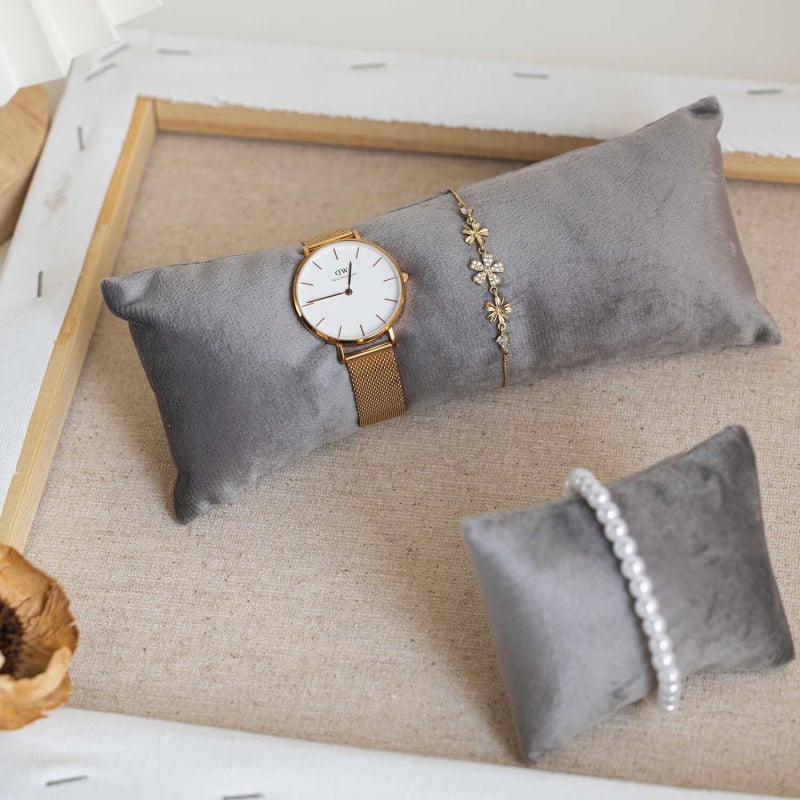 Дисплей за гривни от фланел, еднослойна поставка за бижута с фланелова обвивка, лято 2024