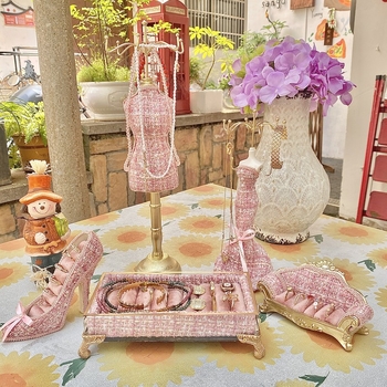 Стойка за бижута във формата на Барби кукла — синтетична смола, кадифено покритие, железна изработка; Nishang оригинал, Yiwu