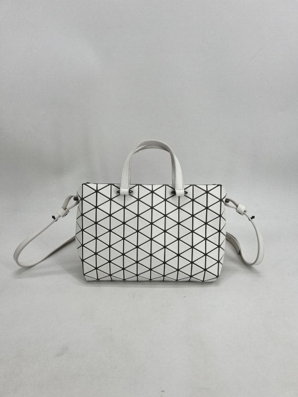 PVC torba tipa Briefcase u gradskom minimalističkom stilu, s platnenom podstavom i zatvaračem na zip