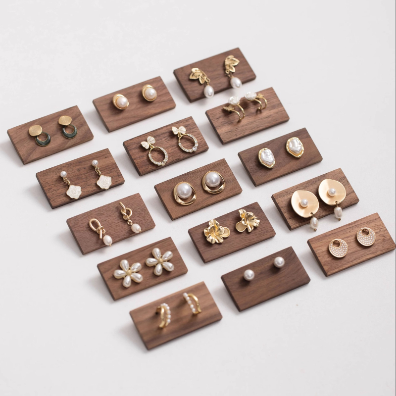 Kožna podloga za prikaz naušnica, jednovrstan držač za nakit, marka Alon Rui Zhi, proljeće 2025