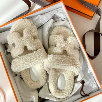 Moteriškos šlepetės su stora padu, odinis viršus, avies vilnos vidus, slip-on, gumos padas