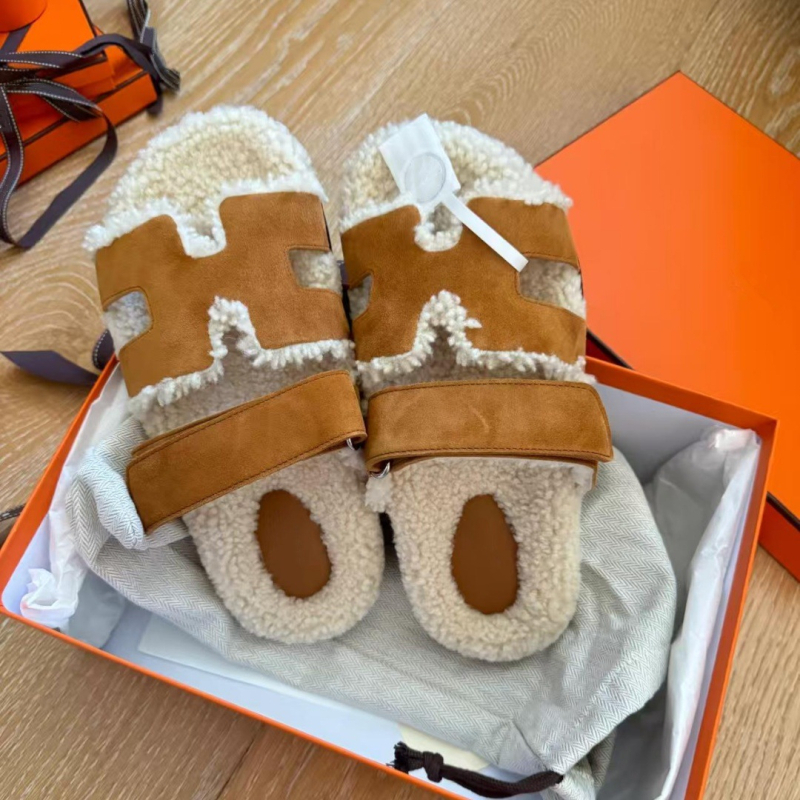 Moteriškos šlepetės su stora padu, odinis viršus, avies vilnos vidus, slip-on, gumos padas